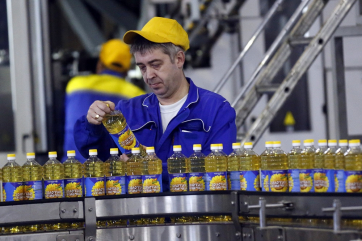 Россия вывезла в марте рекордное количество подсолнечного масла